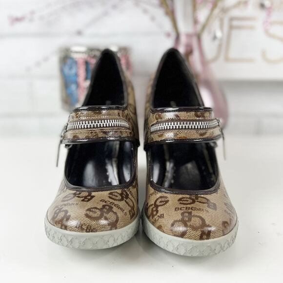 BCBGirl‎ NWOT Enrica Wedge Heels Size 7.5 - Picture 2 of 8